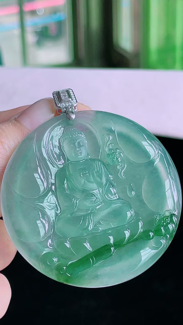 【翡翠名称】18K金扣高冰飘花大日如来挂件
【翡翠尺寸】裸石54.7/5.6mm
【翡翠描述】宝贝种