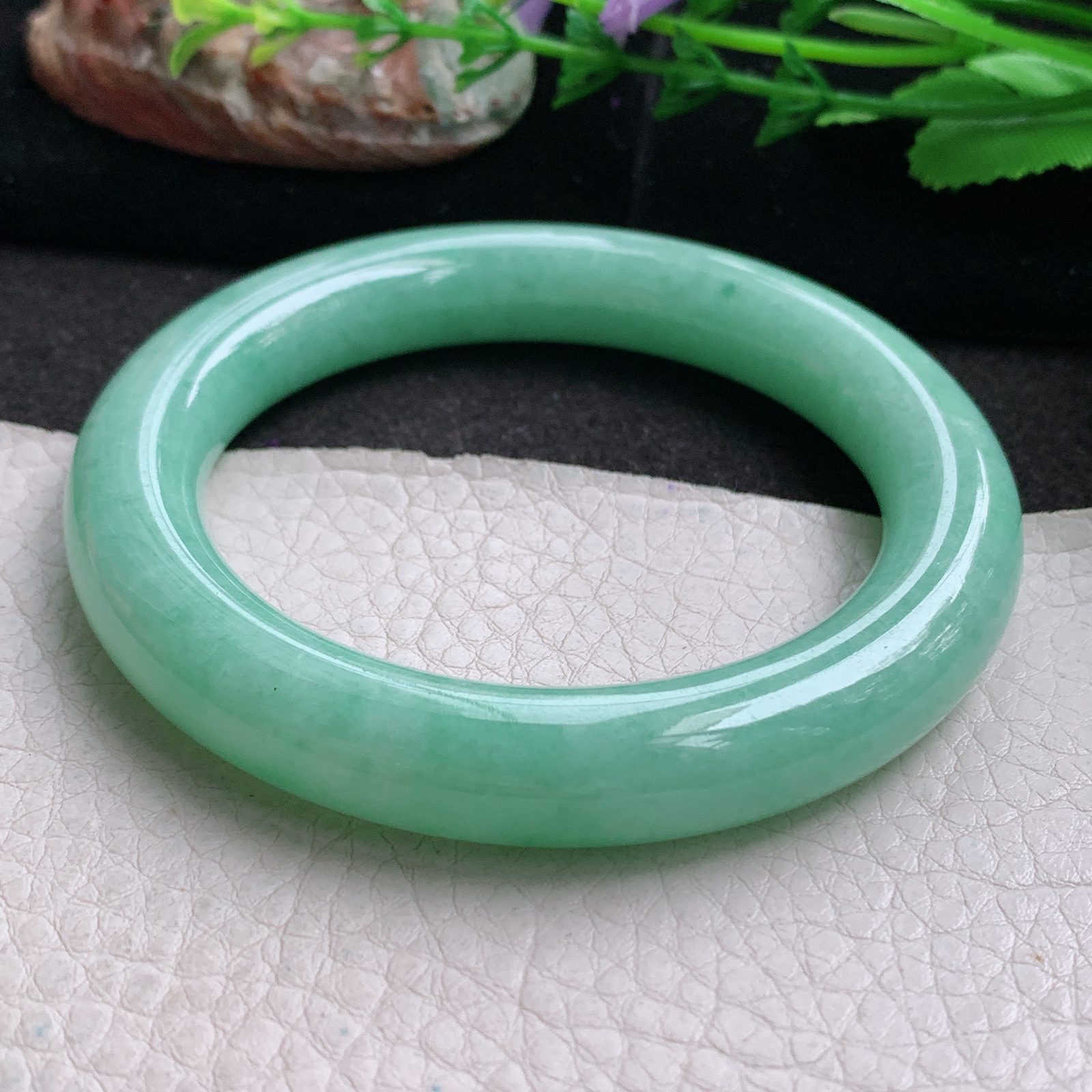 yh实拍57.5*11.3美人镯 天然缅甸翡翠a货手镯满绿圆条玉镯子