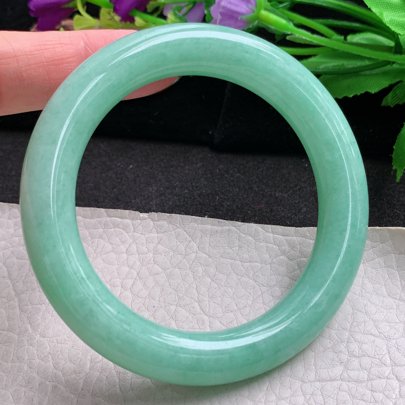 yh实拍57.5*11.3美人镯 天然缅甸翡翠a货手镯满绿圆条玉镯子