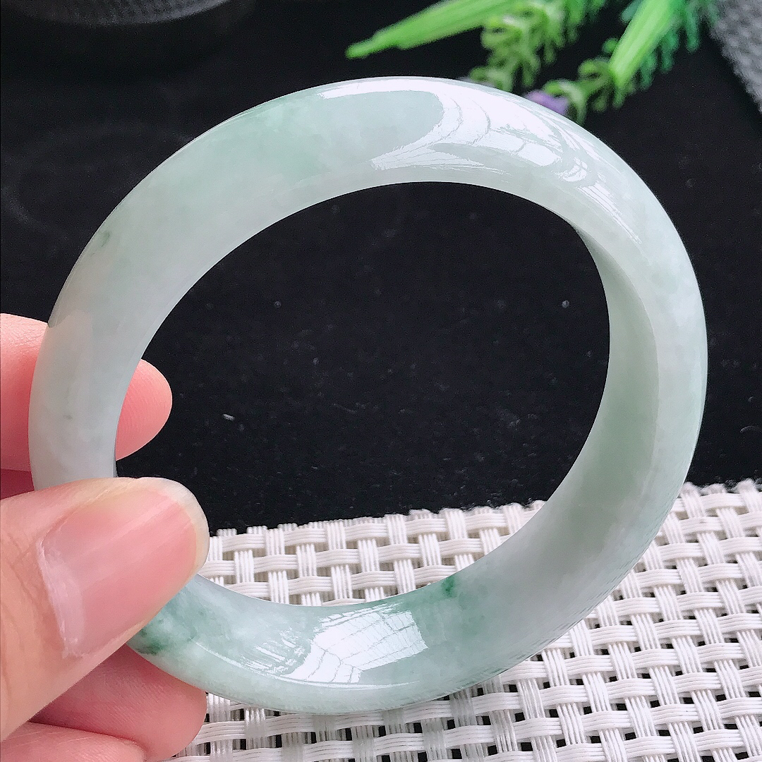 实拍A货翡翠58.5/15.8/8.8老坑精美温润飘花轮胎手镯宽边玉镯平安镯