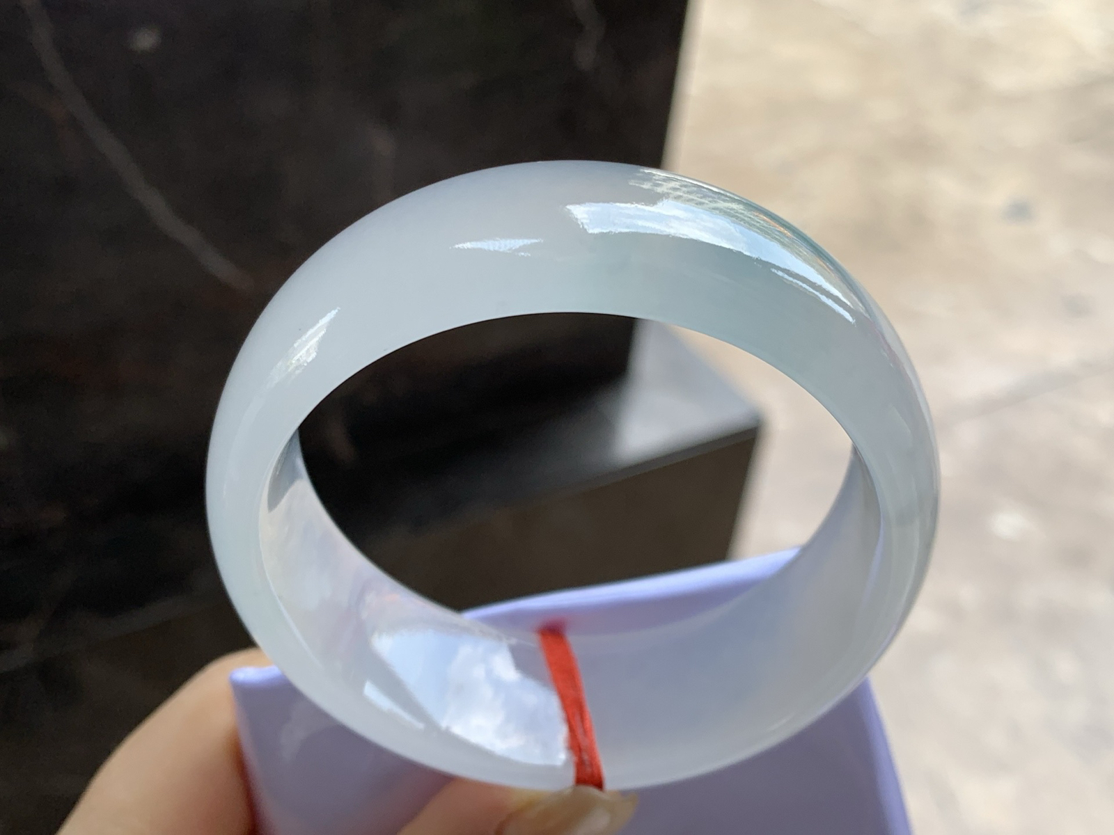 58-21.8-7.4

冰种飘花宽版手镯^_^冰味十足～版型大气