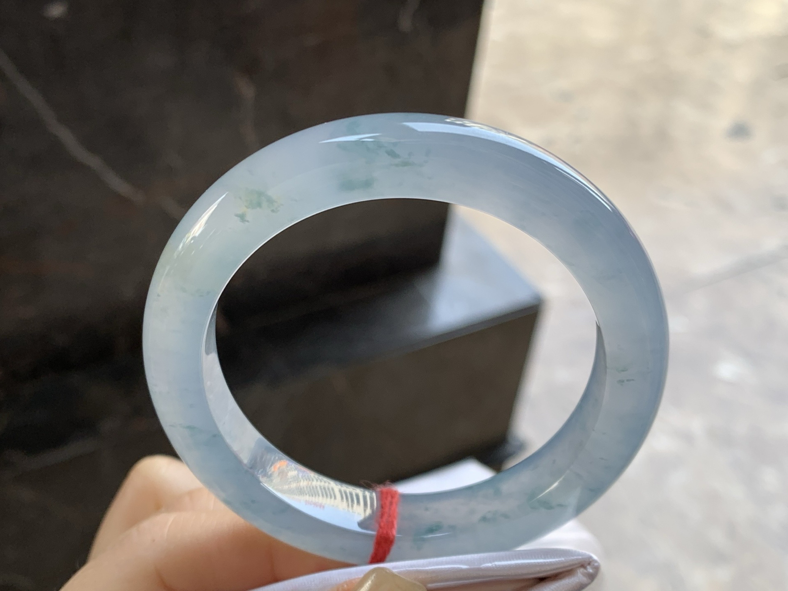 56.5-11.7-9.3

冰种飘花手镯^_^冰味十足 料子漂亮