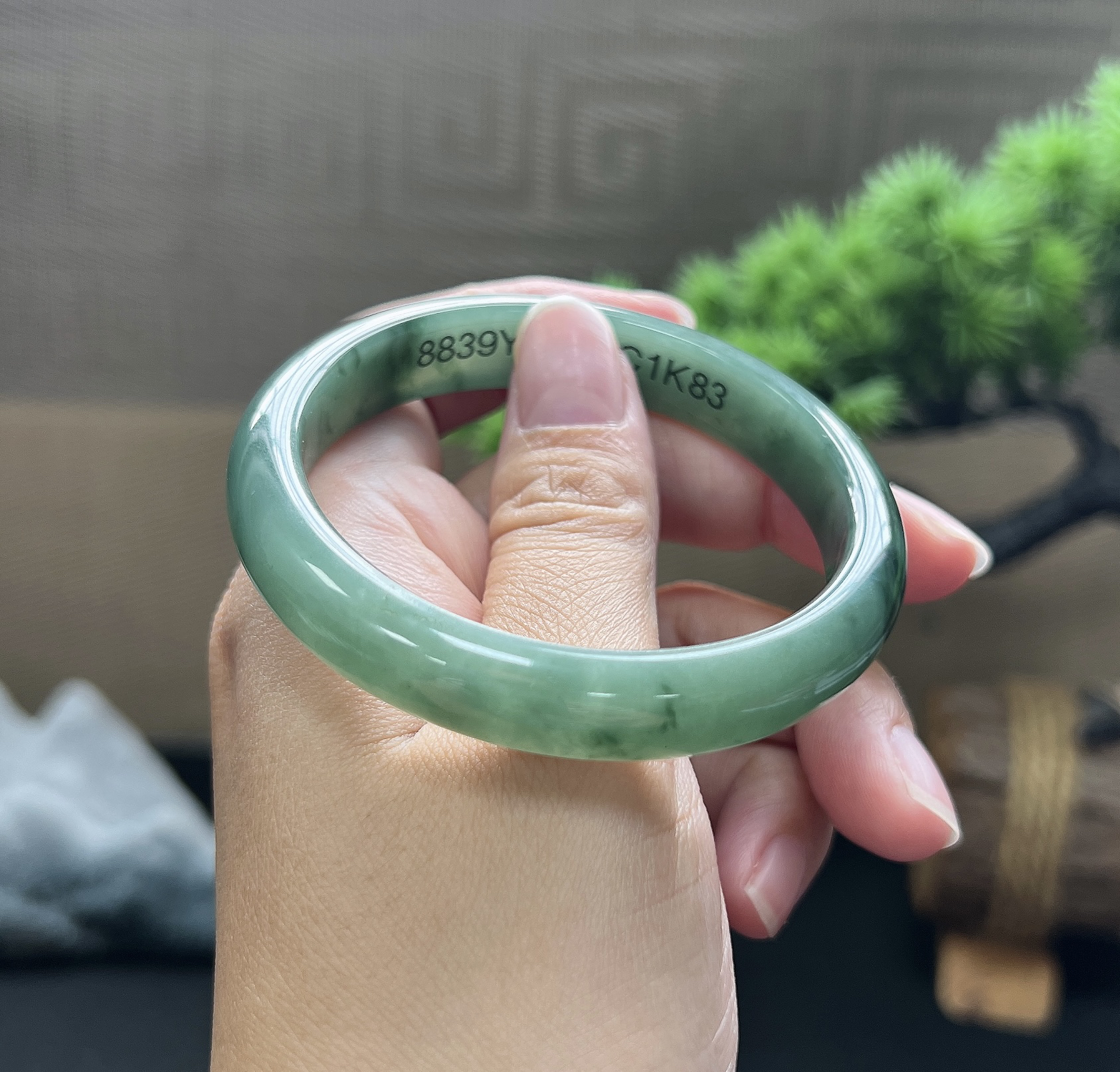 54圈口正圈油青飘花手镯