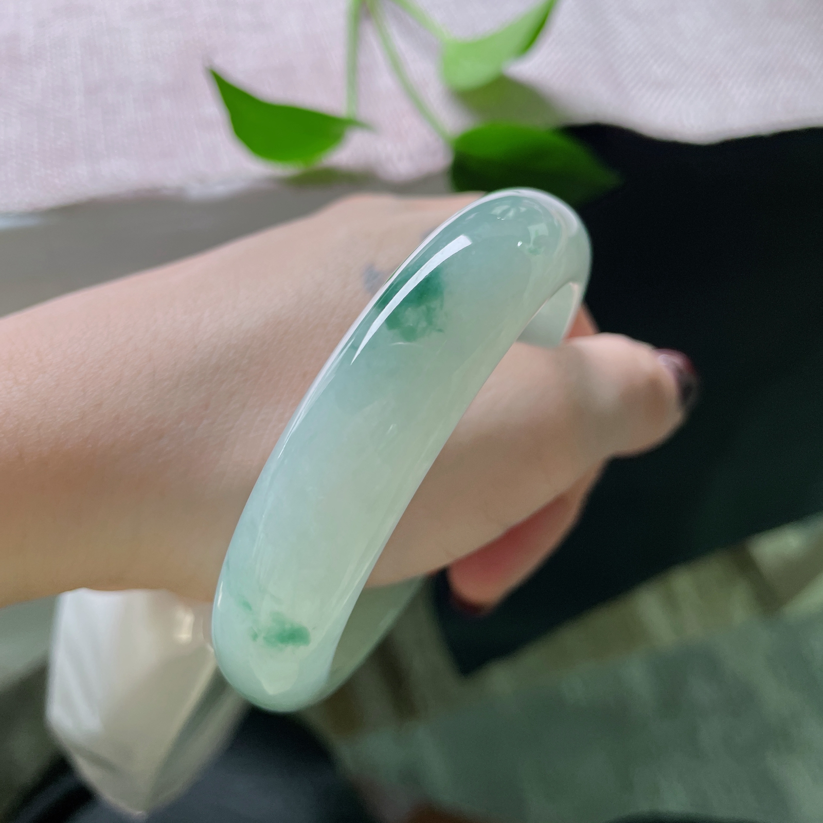 尺寸57.1/14.4/8.2，飘花正圈，底妆细腻，飘花灵动，ss50461a..