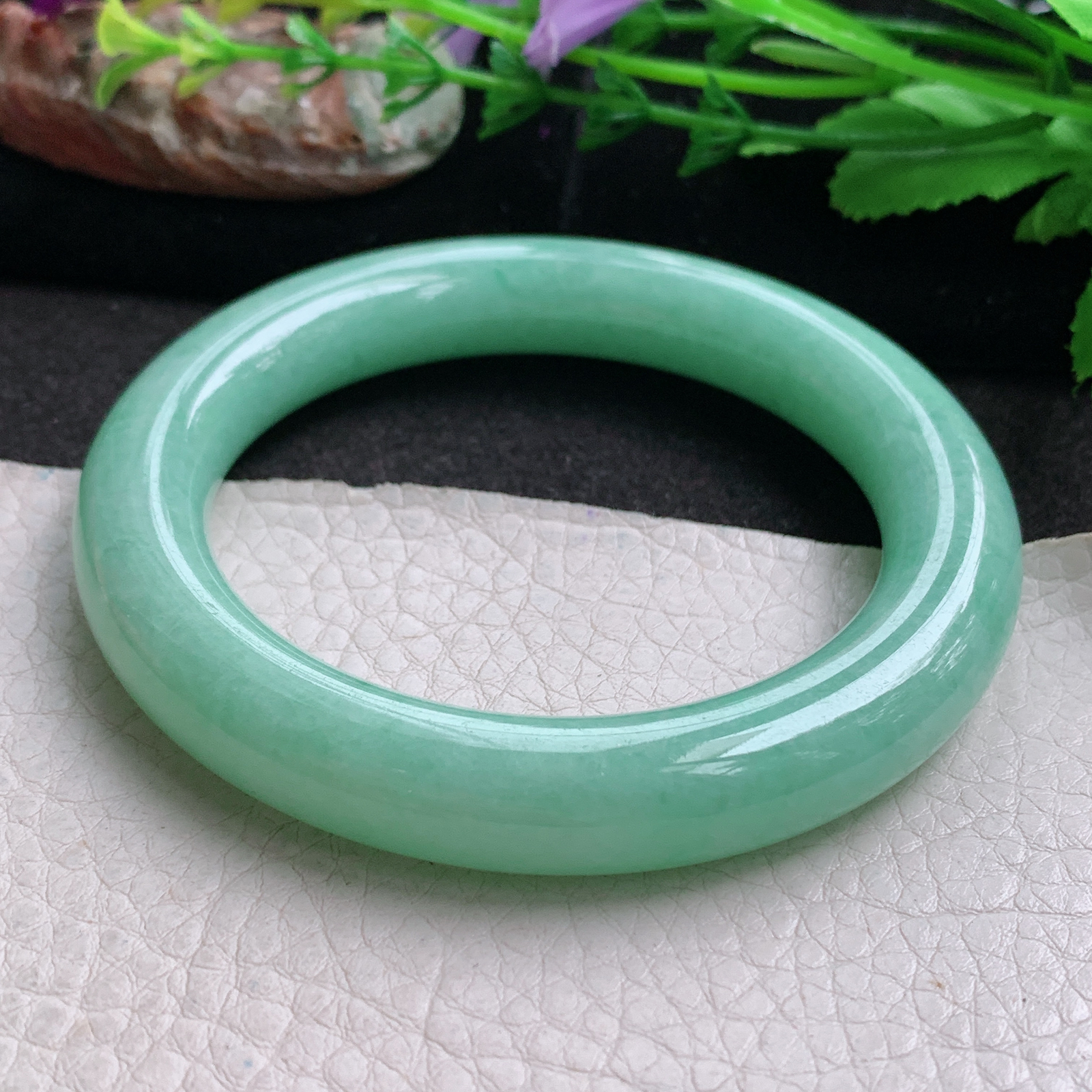 yh实拍57.5*11.3美人镯 天然缅甸翡翠a货手镯满绿圆条玉镯子