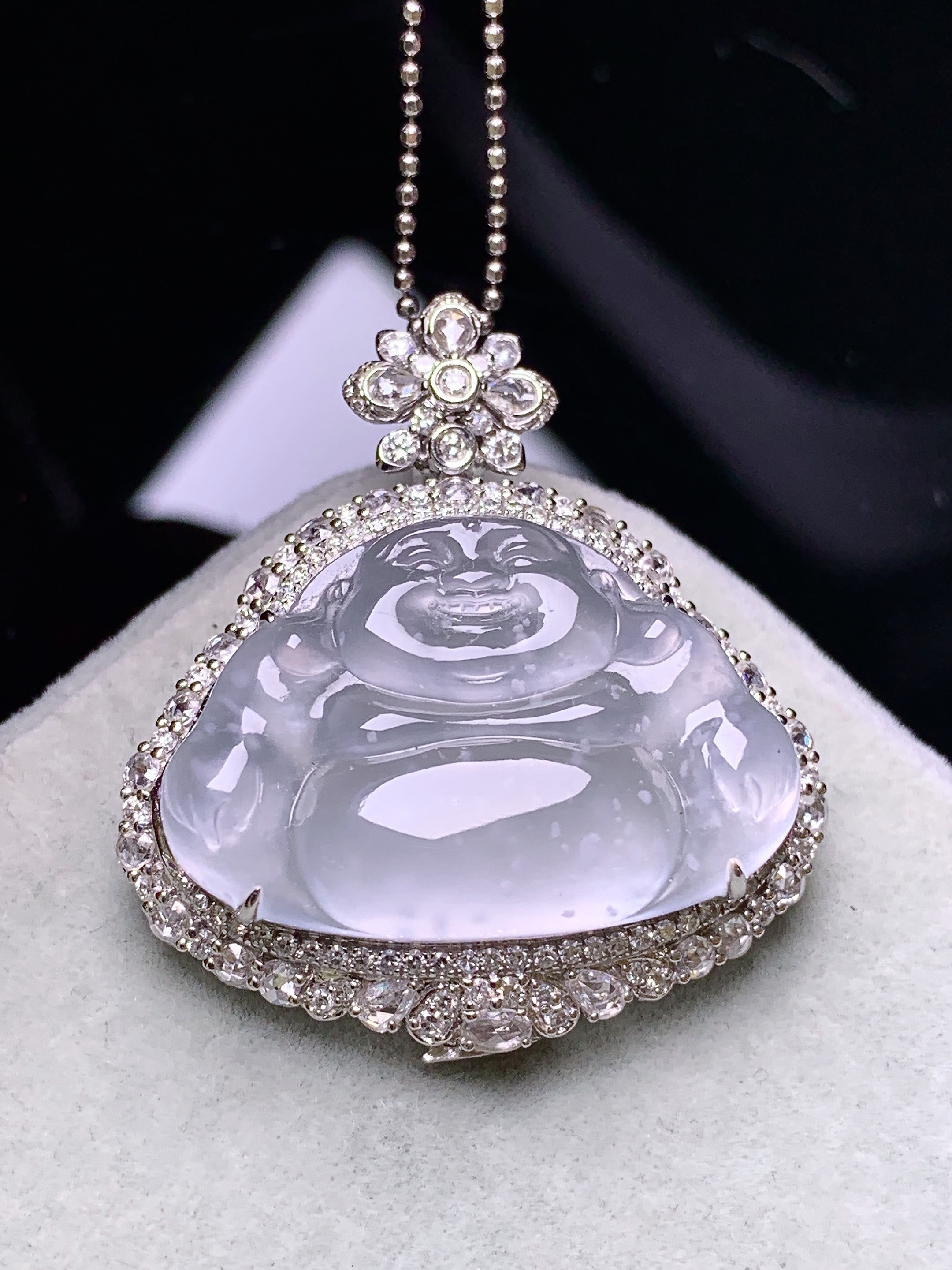 18k金钻镶嵌冰种佛公吊坠 玉质细腻 色泽艳丽清新 水润亮眼 整体尺寸33.8*30*12.6s2