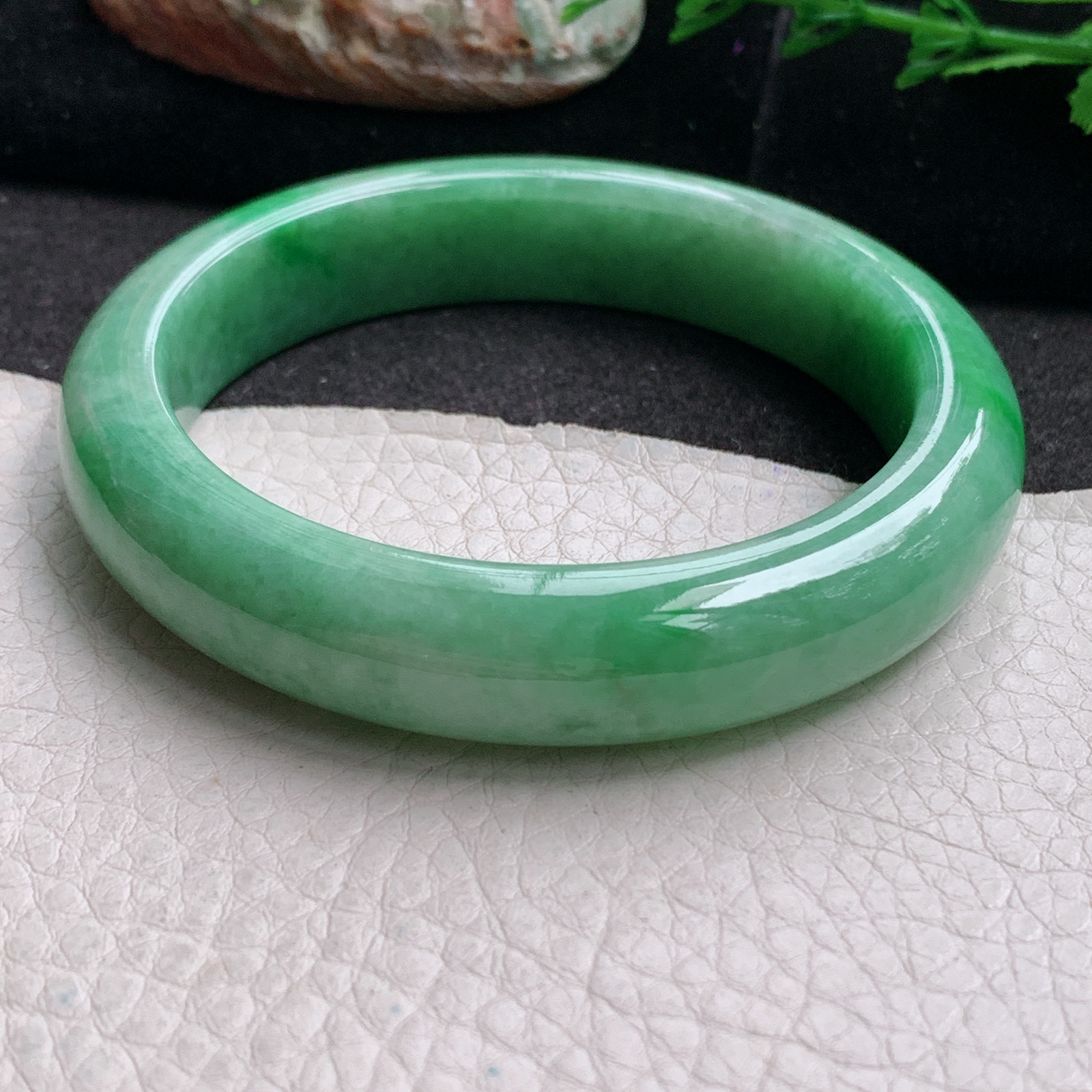 xx实拍57*12.9*8.8平安镯 天然缅甸翡翠a货手镯辣绿正圈玉镯子