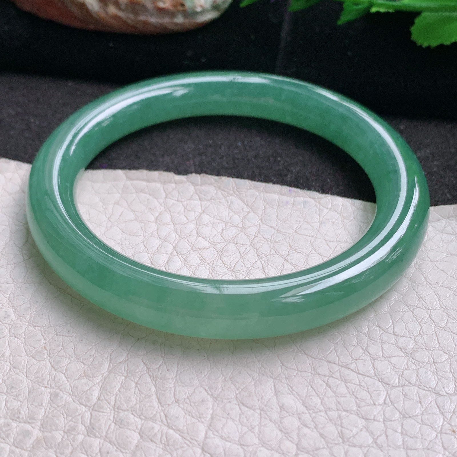 xc冰绿款54*9.2美人镯 天然缅甸翡翠a货手镯冰绿圆条叮当镯