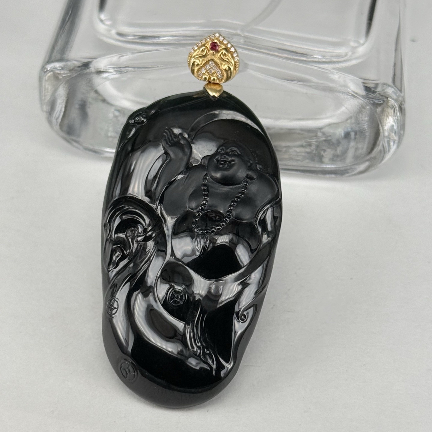 精品18k墨翠逍遥佛 种好色正 黑度极好 打灯通透 油性十足  尺寸58.9