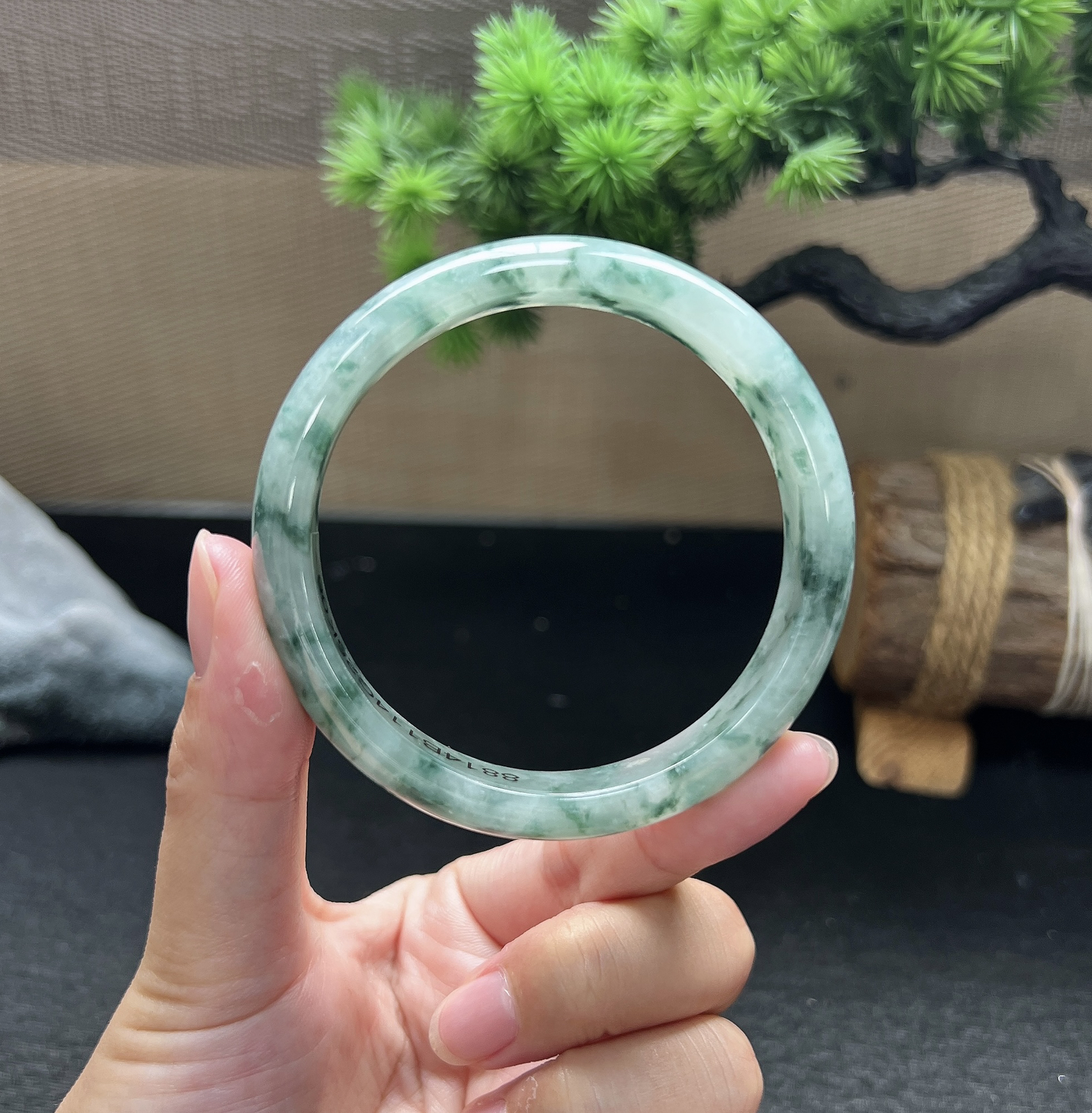 57.5圈口正圈飘花手镯