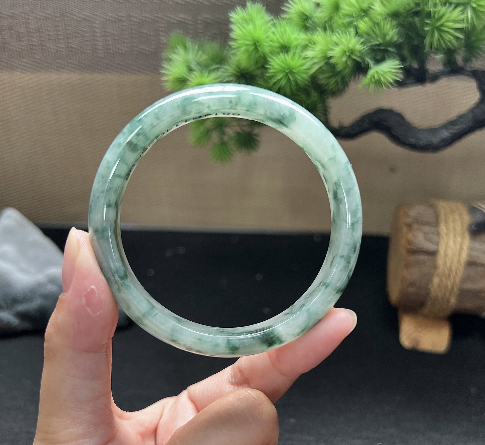 57.5圈口正圈飘花手镯