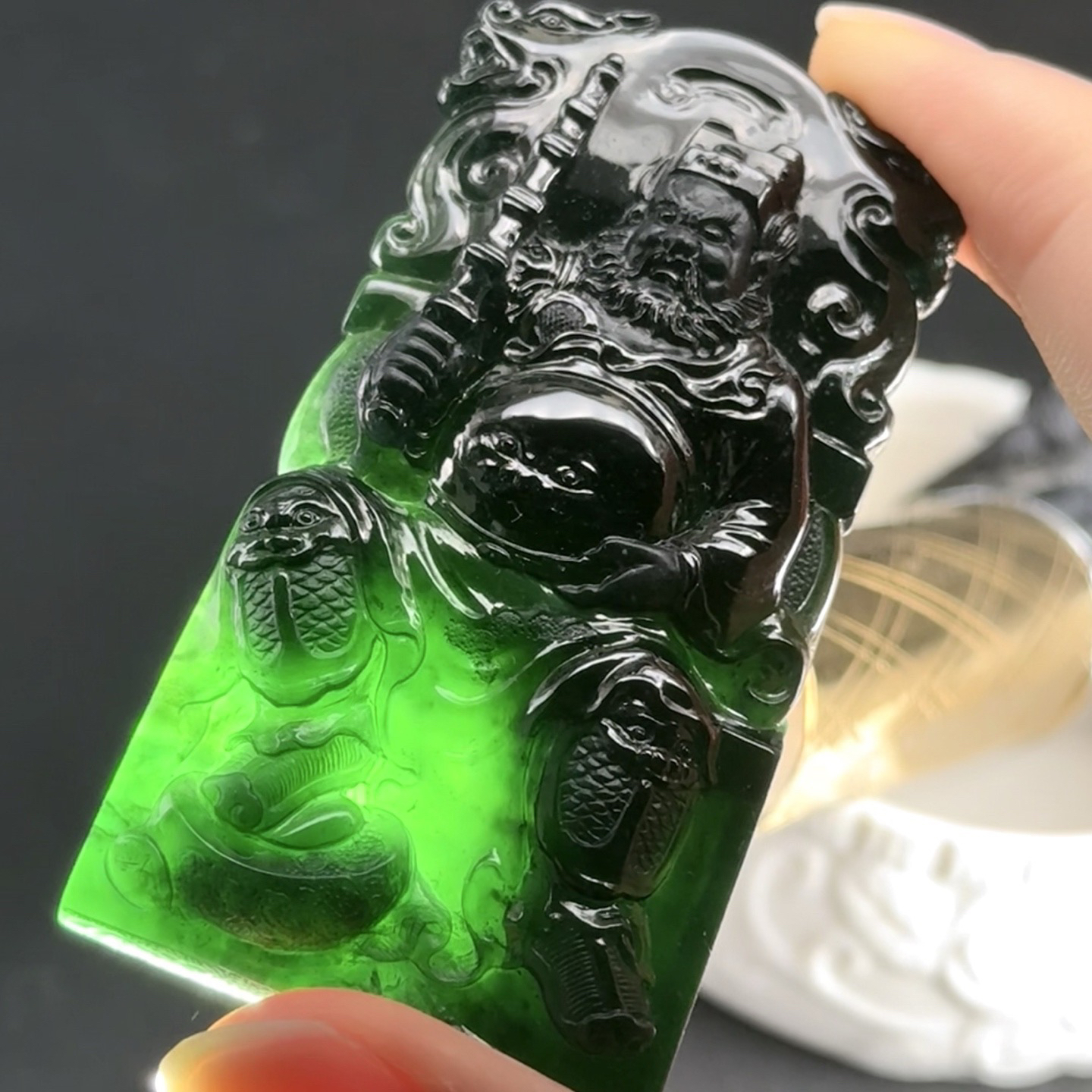 精品墨翠赵公明 种好色正 黑度极好 打灯通透 油性十足  尺寸66.1