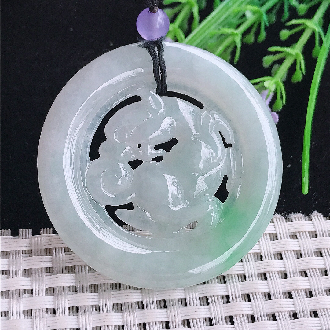 实拍天然a货翡翠48/5.8老坑冰润起胶飘绿麒麟牌吊坠翡翠玉坠挂件