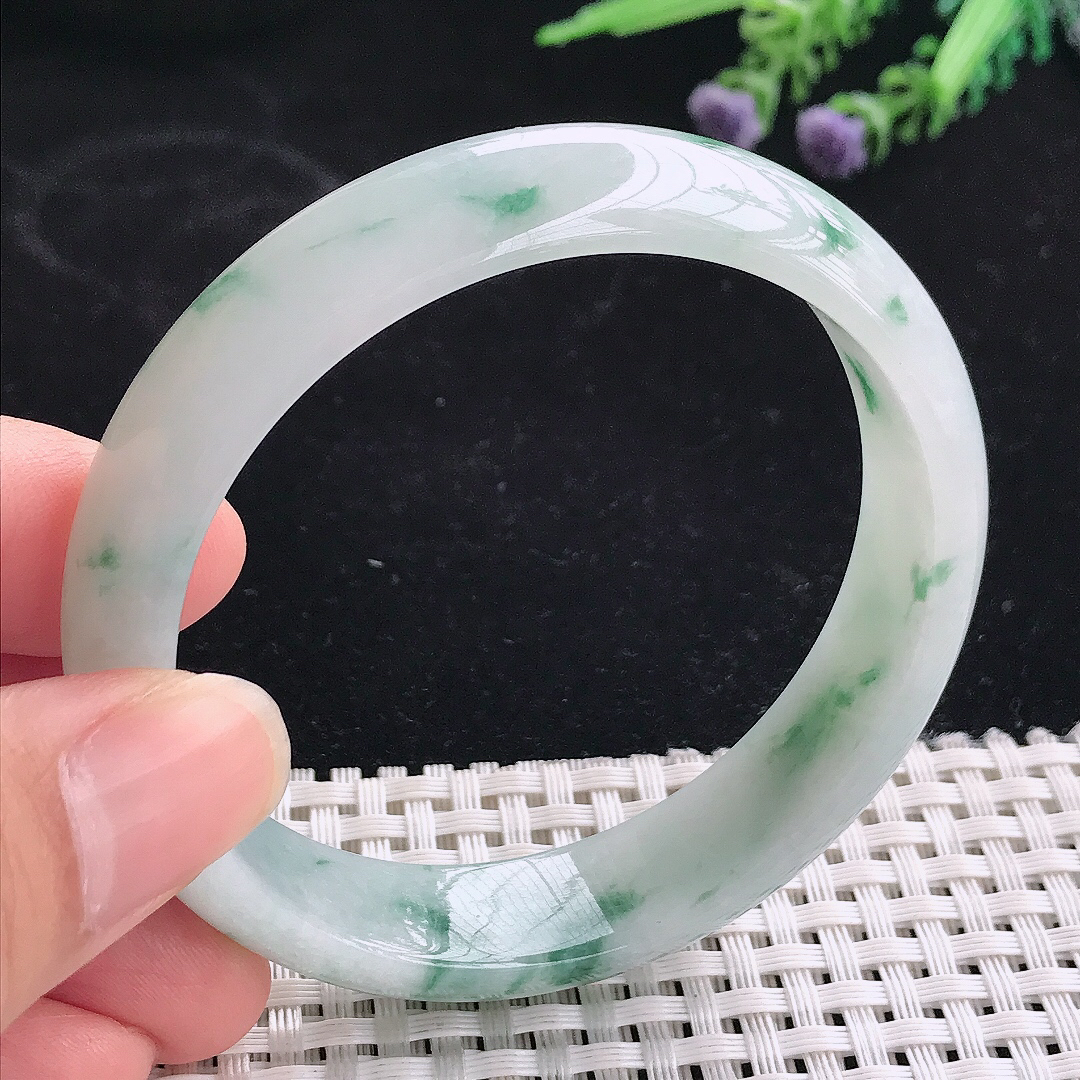 实拍A货翡翠56.8/13.9/7老坑精美温润飘花手镯宽边玉镯平安镯