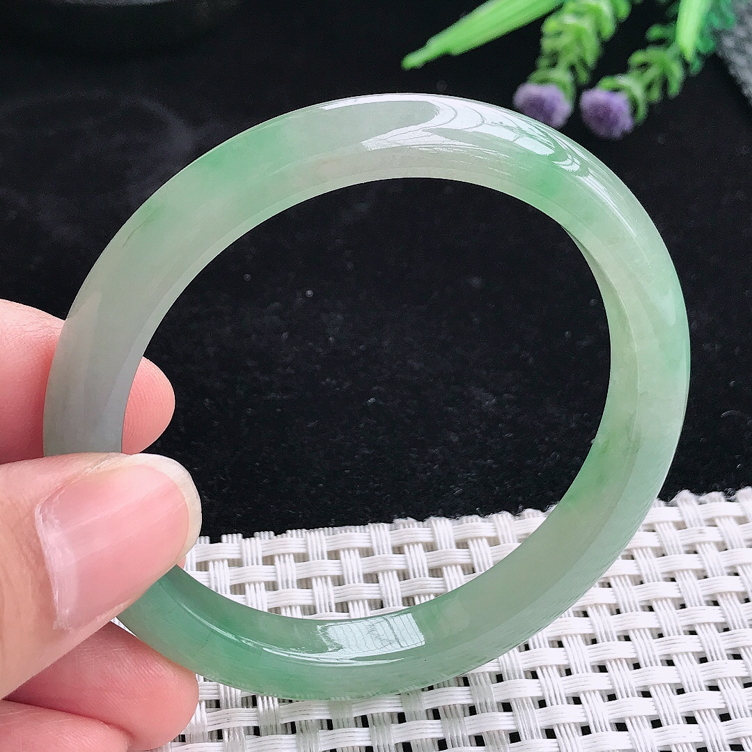 实拍A货翡翠55.5/9/7.8老坑冰胶飘绿手镯宽边玉镯平安镯