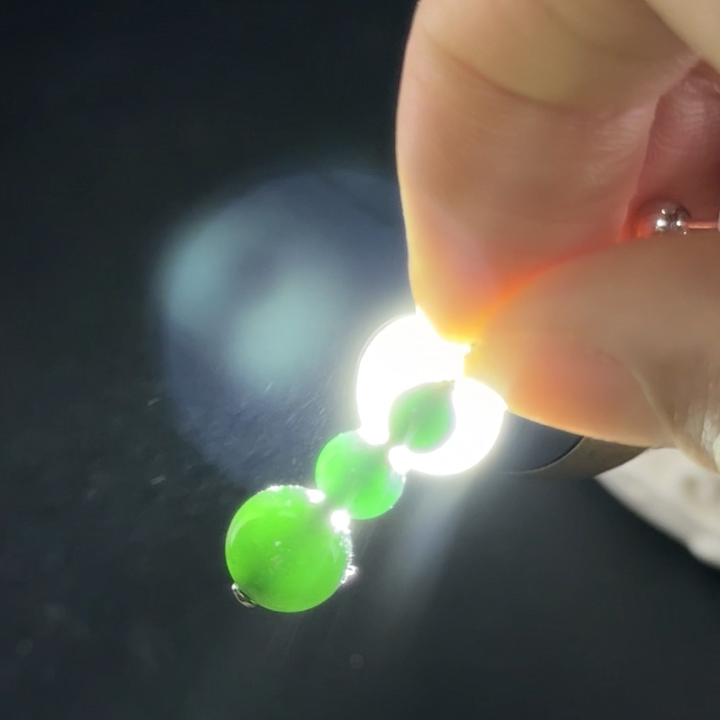 精品18k墨翠珠子耳坠 种好色正 黑度极好 打灯通透 简约大气