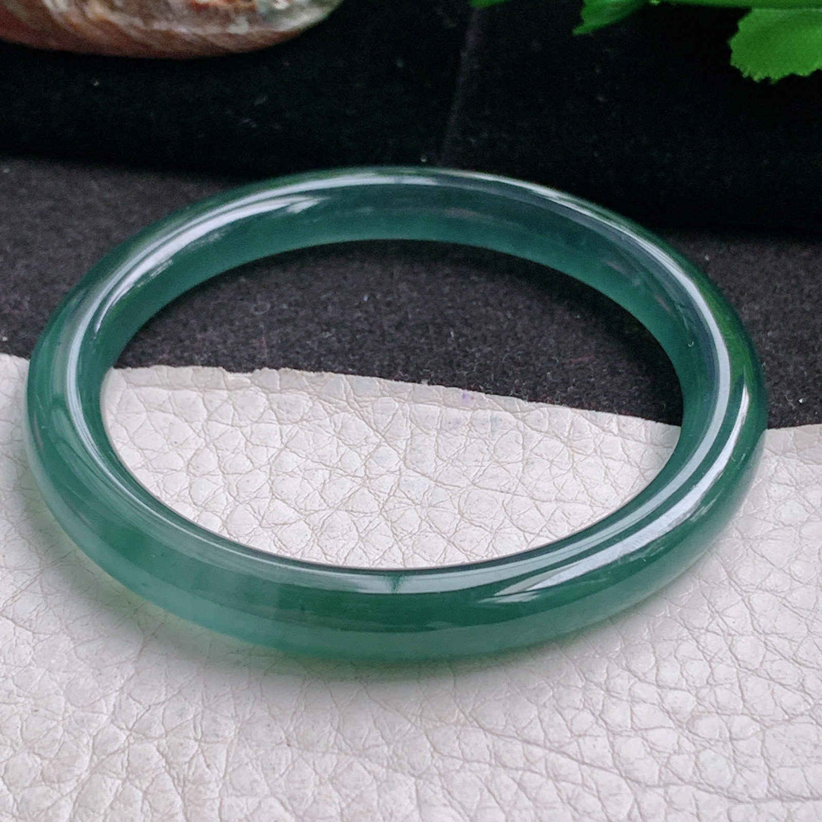 yh小圈口51.3*7*7.5美人镯 天然翡翠a货手镯冰绿圆条玉镯子