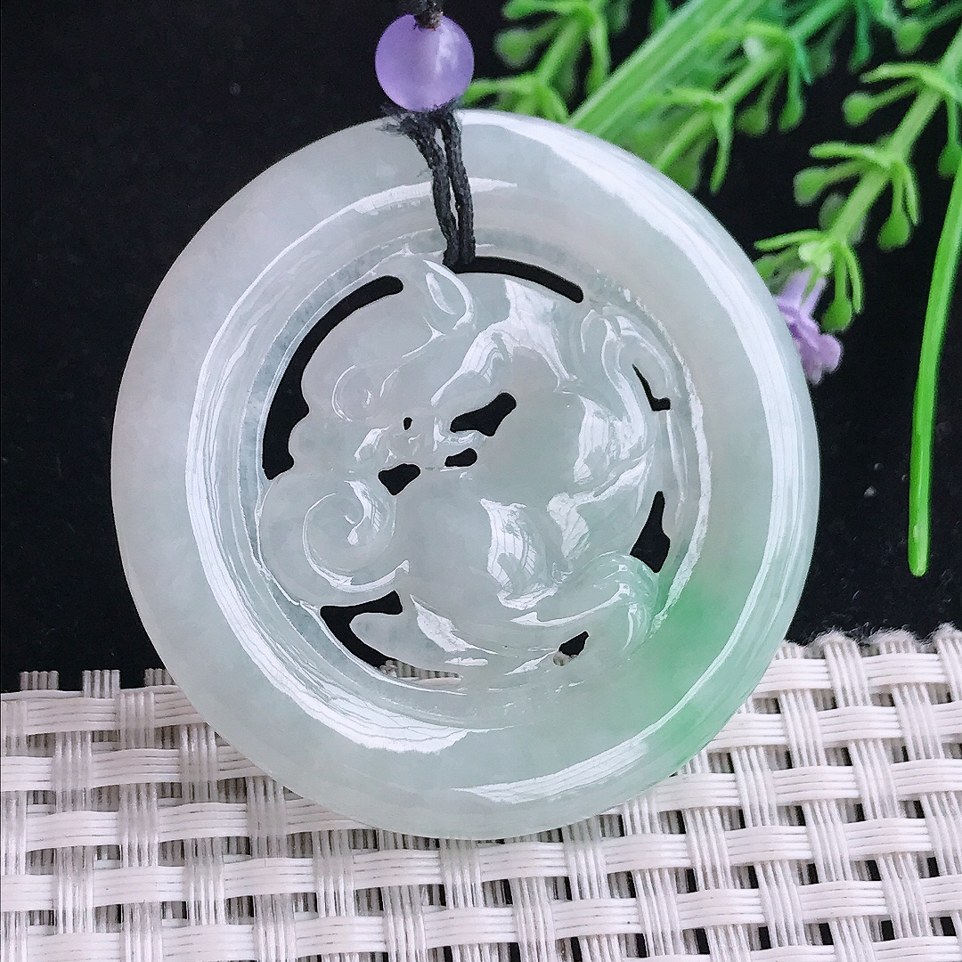 实拍天然a货翡翠48/5.8老坑冰润起胶飘绿麒麟牌吊坠翡翠玉坠挂件