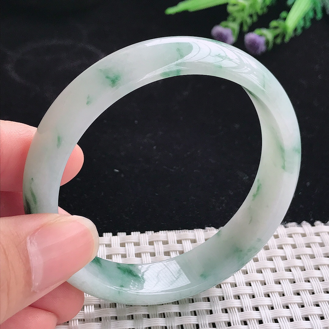 实拍A货翡翠56.8/13.9/7老坑精美温润飘花手镯宽边玉镯平安镯