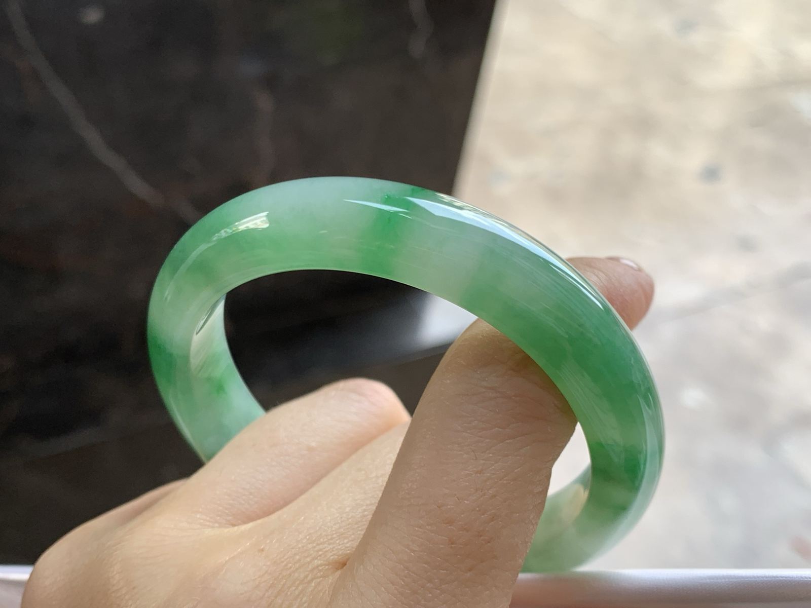 54.5-11.6-8

糯冰种带色手镯^_^有种有色～绿色浓郁漂亮