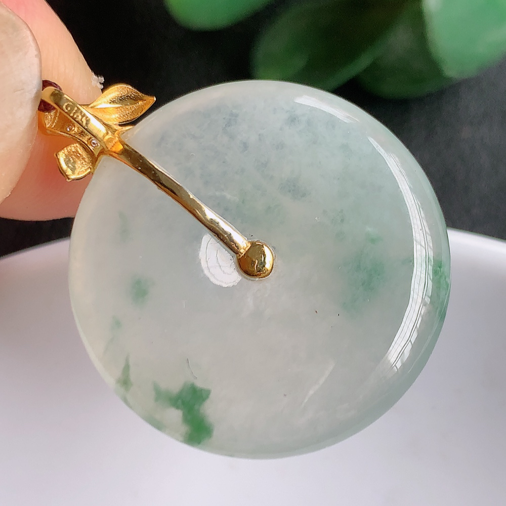 18k金扣冰润飘花平安扣吊坠，厚装饱满，冰润剔透，细腻水足，种质润泽，飘花灵动，佩戴优雅大气，W   003.22尺寸：31.6-5mm