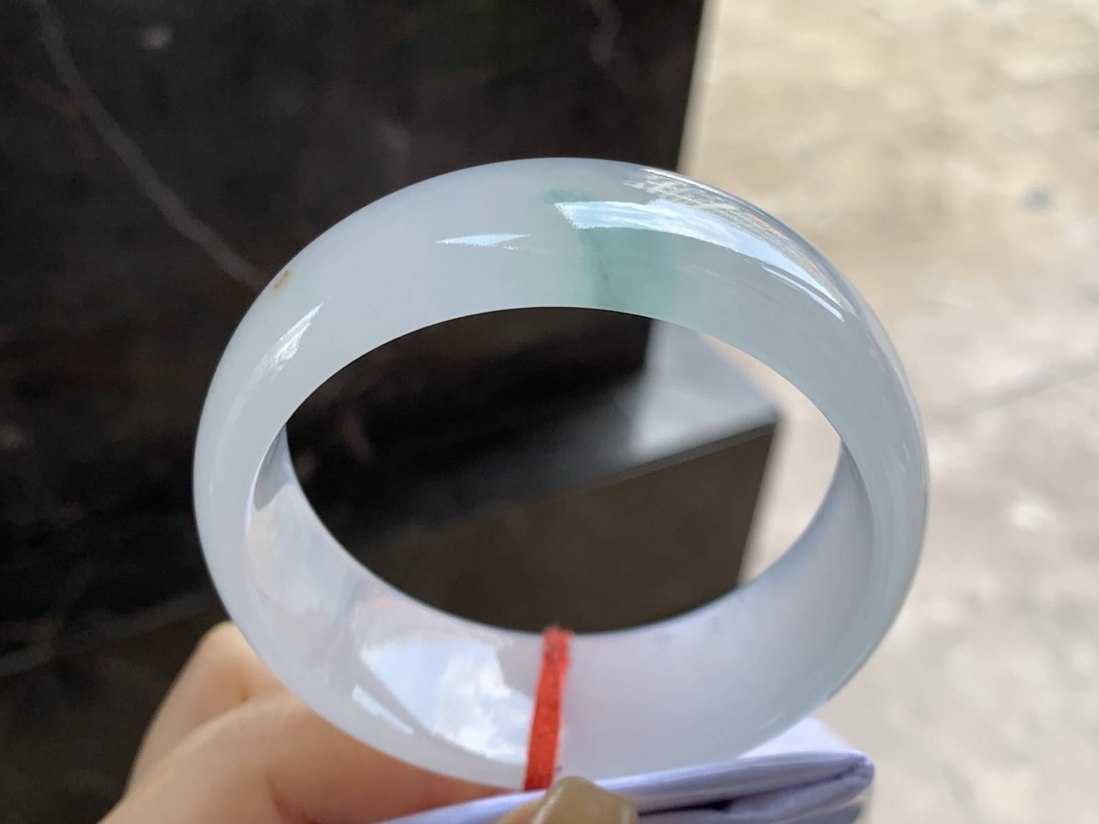 58-21.8-7.4

冰种飘花宽版手镯^_^冰味十足～版型大气