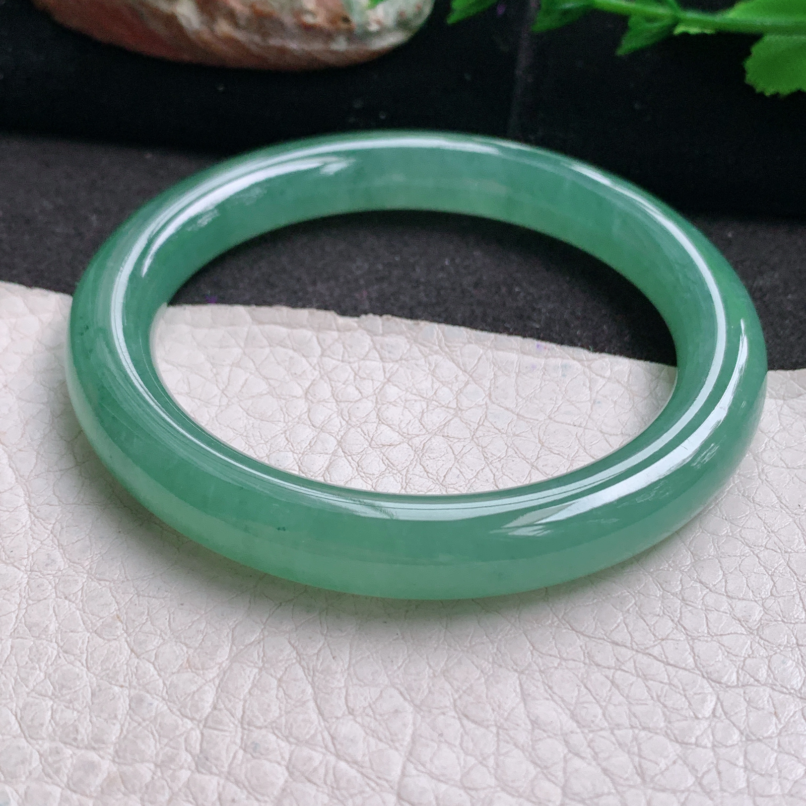 xc冰绿款54*9.2美人镯 天然缅甸翡翠a货手镯冰绿圆条叮当镯