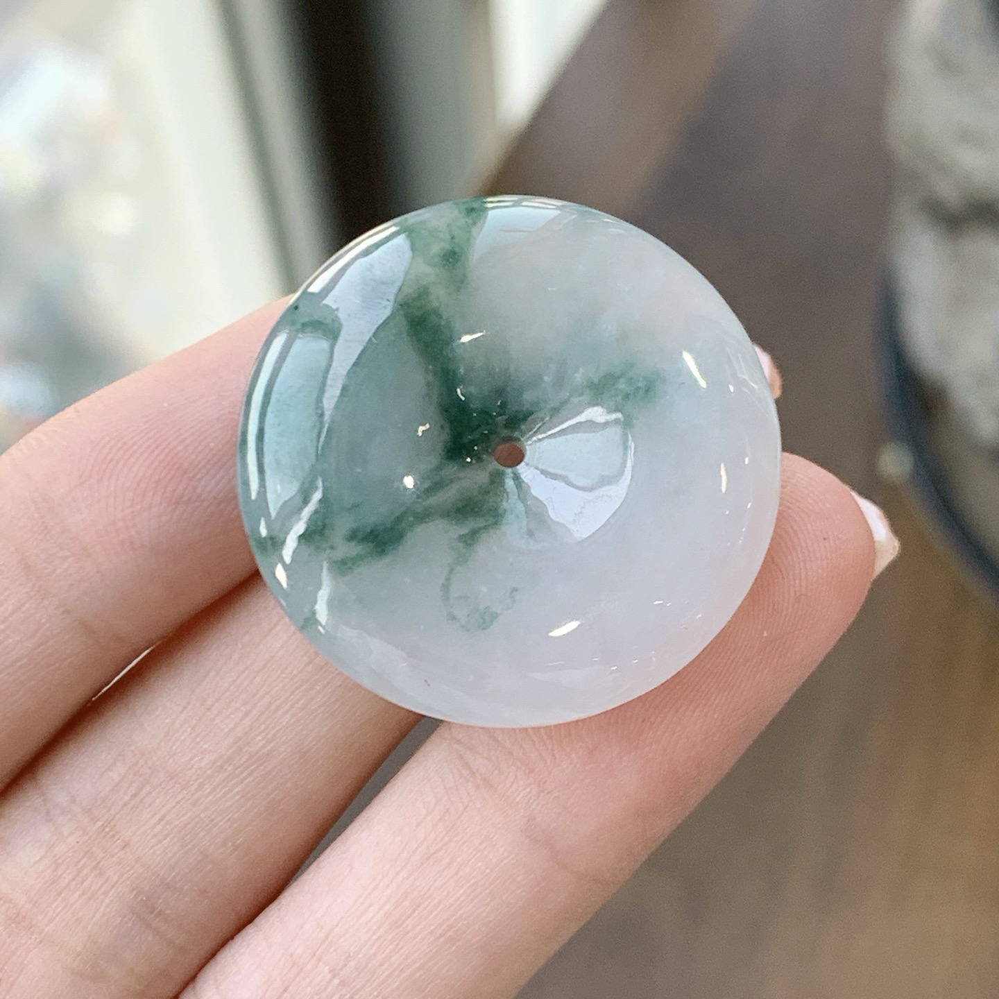 冰种飘花平安扣
YJ3-126-6