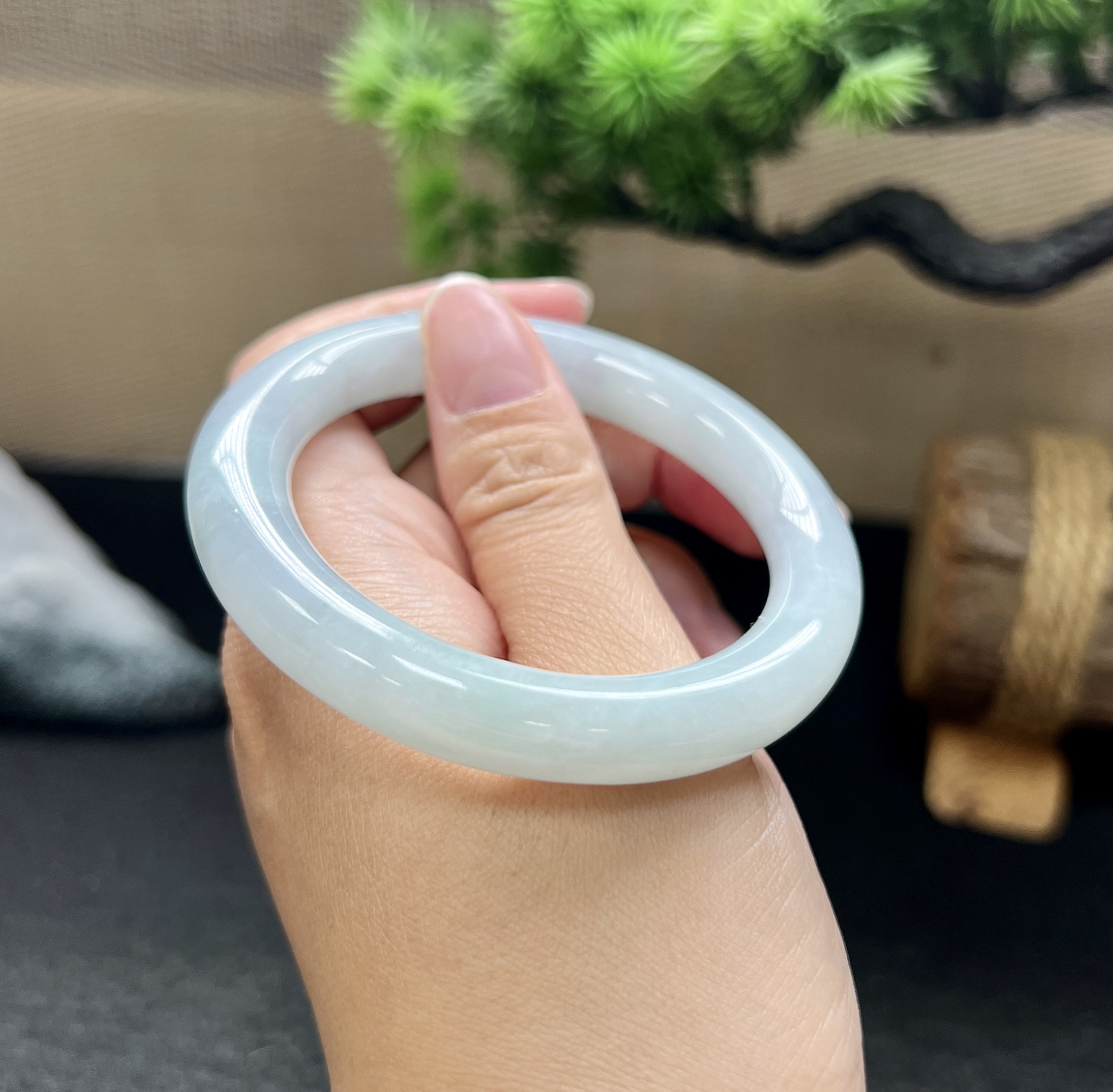 51圈口圆条晴底手镯