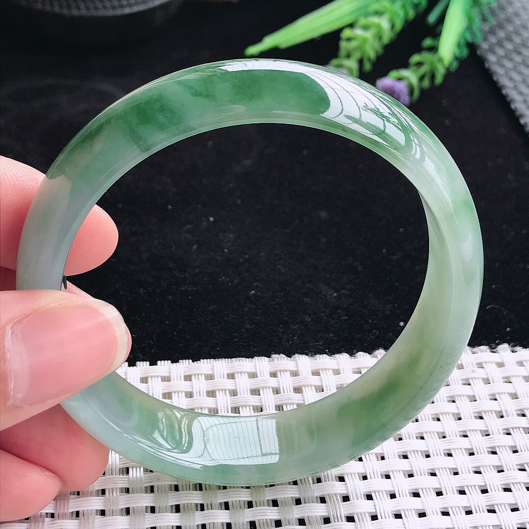 实拍A货翡翠59.5/15.9/7.3老坑冰胶飘花轮胎手镯宽边玉镯平安镯