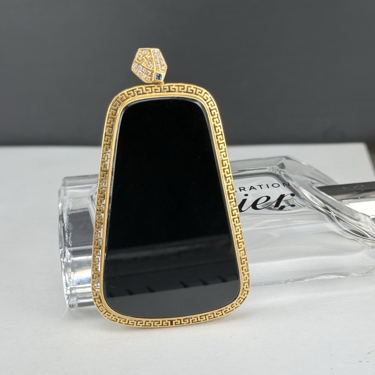 精品18k墨翠无事牌 种好色正 黑度极好 打灯通透 油性十足  尺寸71.8