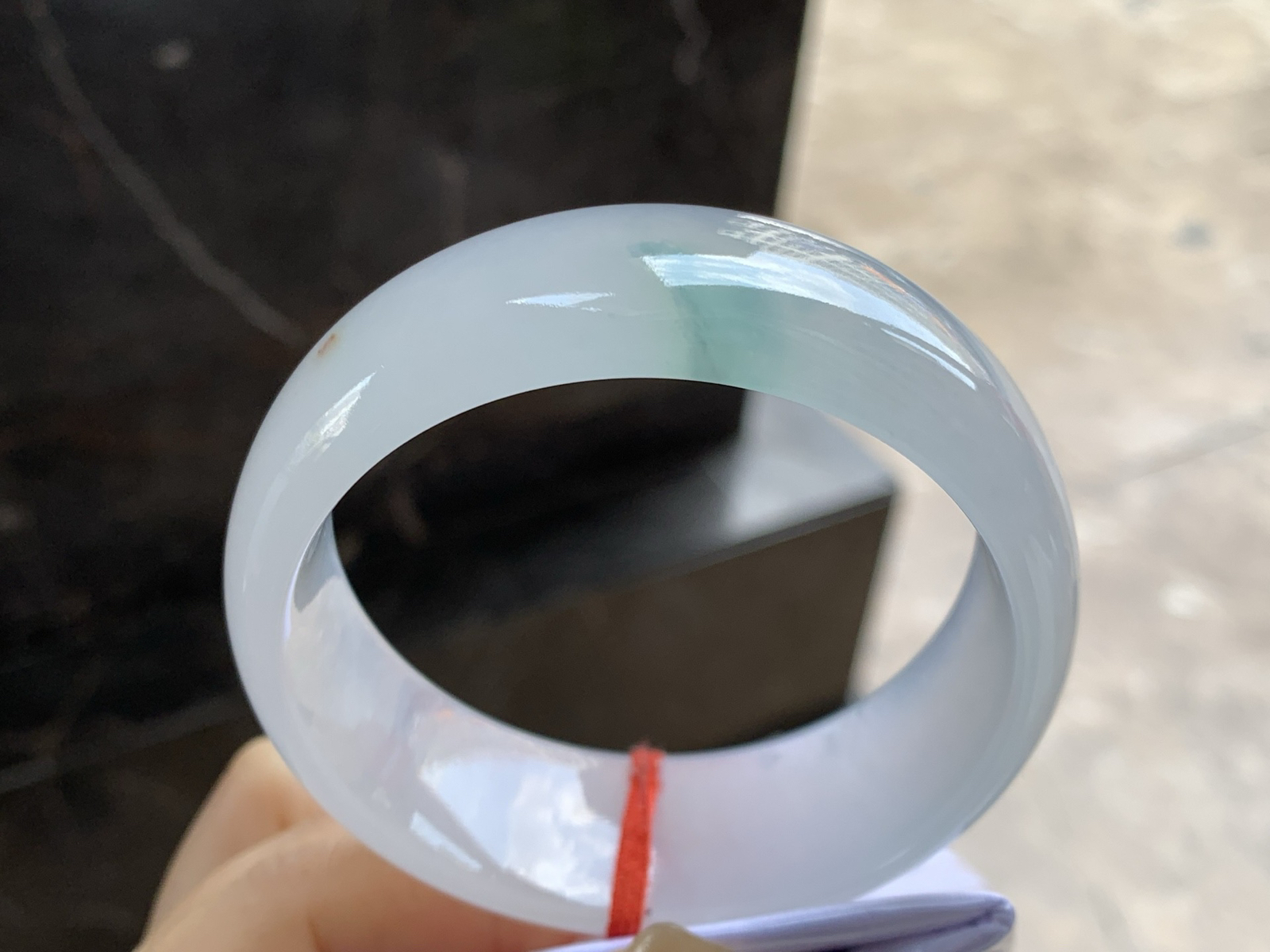 58-21.8-7.4

冰种飘花宽版手镯^_^冰味十足～版型大气