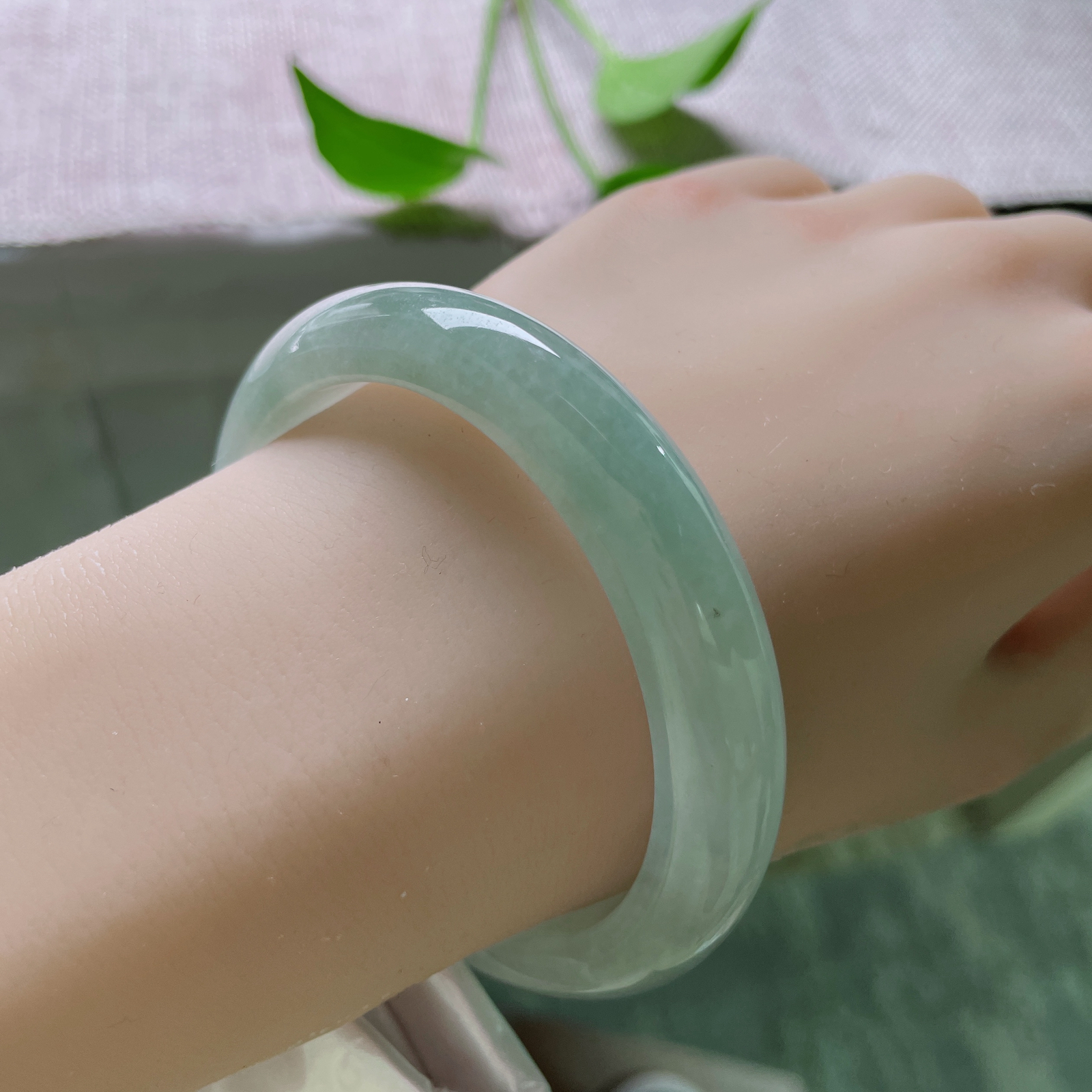 56.2/11.3/7.7，浅蓝底正圈，轻柔优雅，种老，池塘冷暖水清浅，ss50509a..