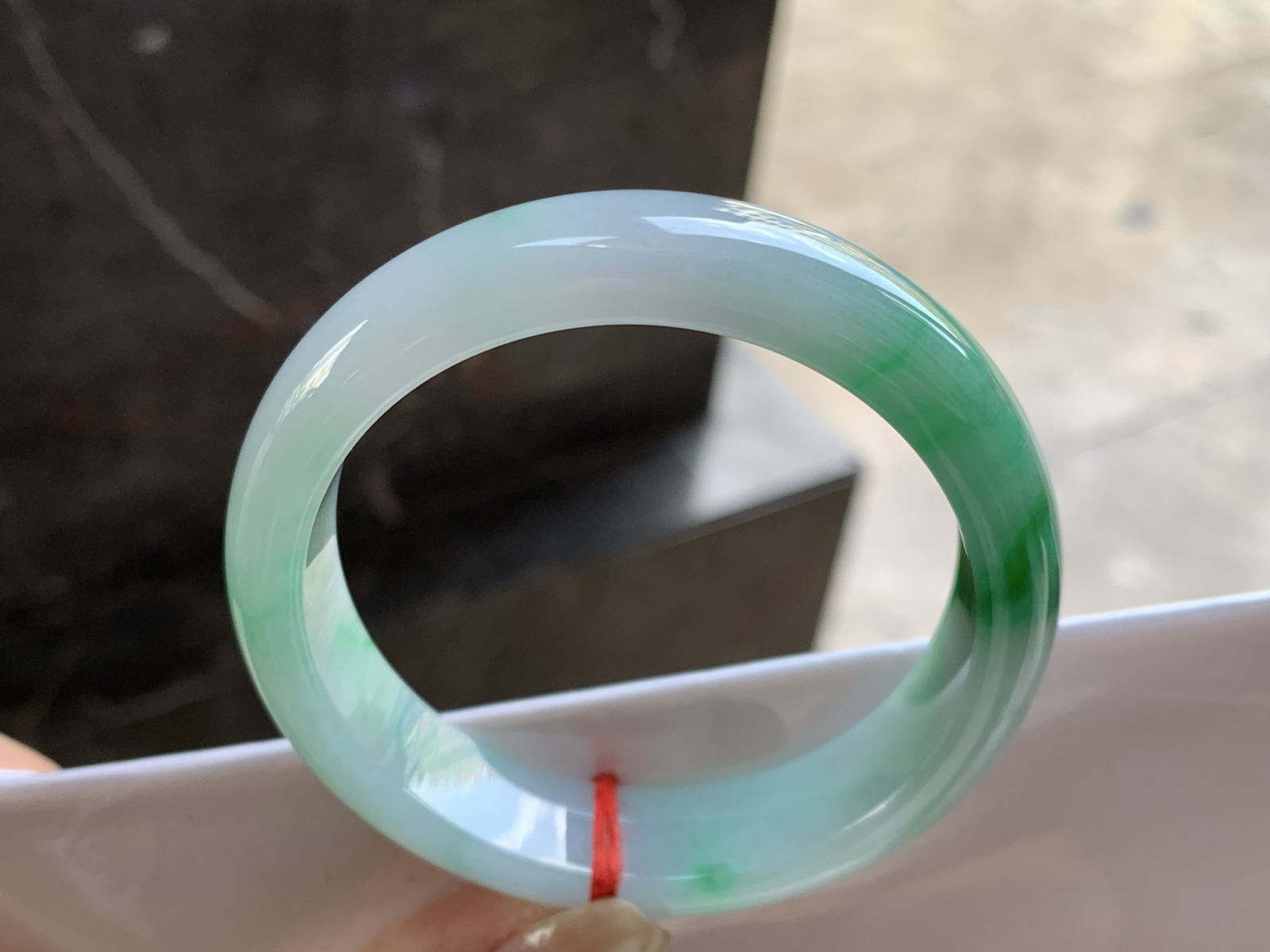 55.5-13.8-8辣绿色手镯^_^底子细腻干净 绿色浓郁