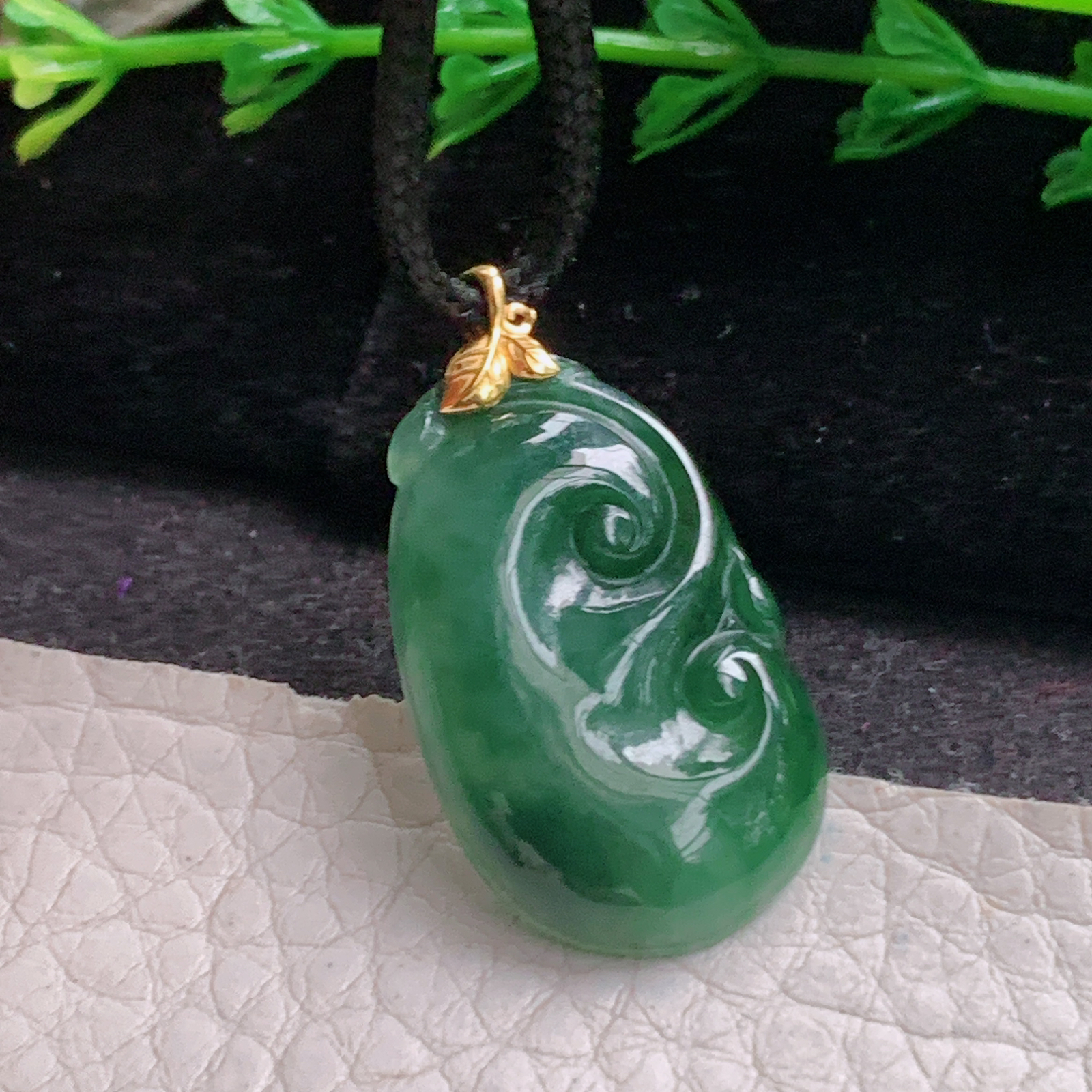 axm实拍32*17.3*3.8缅甸翡翠冰透睛如意吊坠镶金平安如意锁骨坠