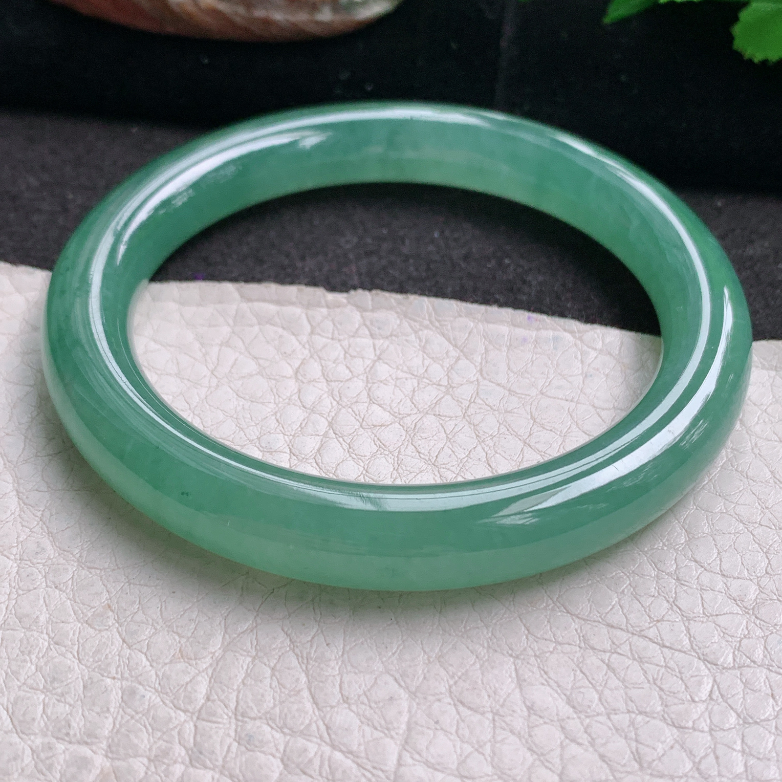 xc冰绿款54*9.2美人镯 天然缅甸翡翠a货手镯冰绿圆条叮当镯