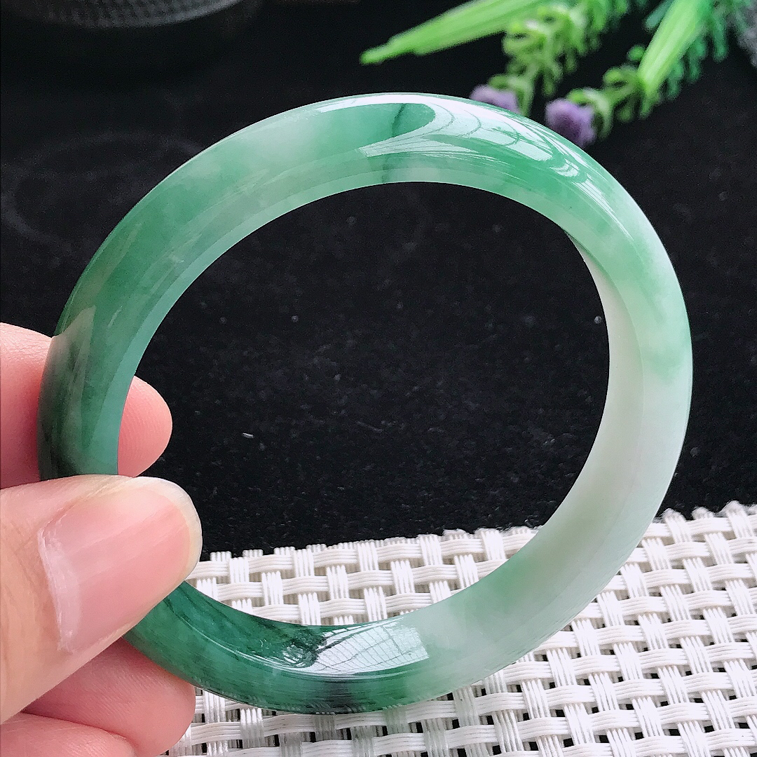 实拍A货翡翠56.5/11/7.8老坑精美温润飘花手镯宽边玉镯平安镯