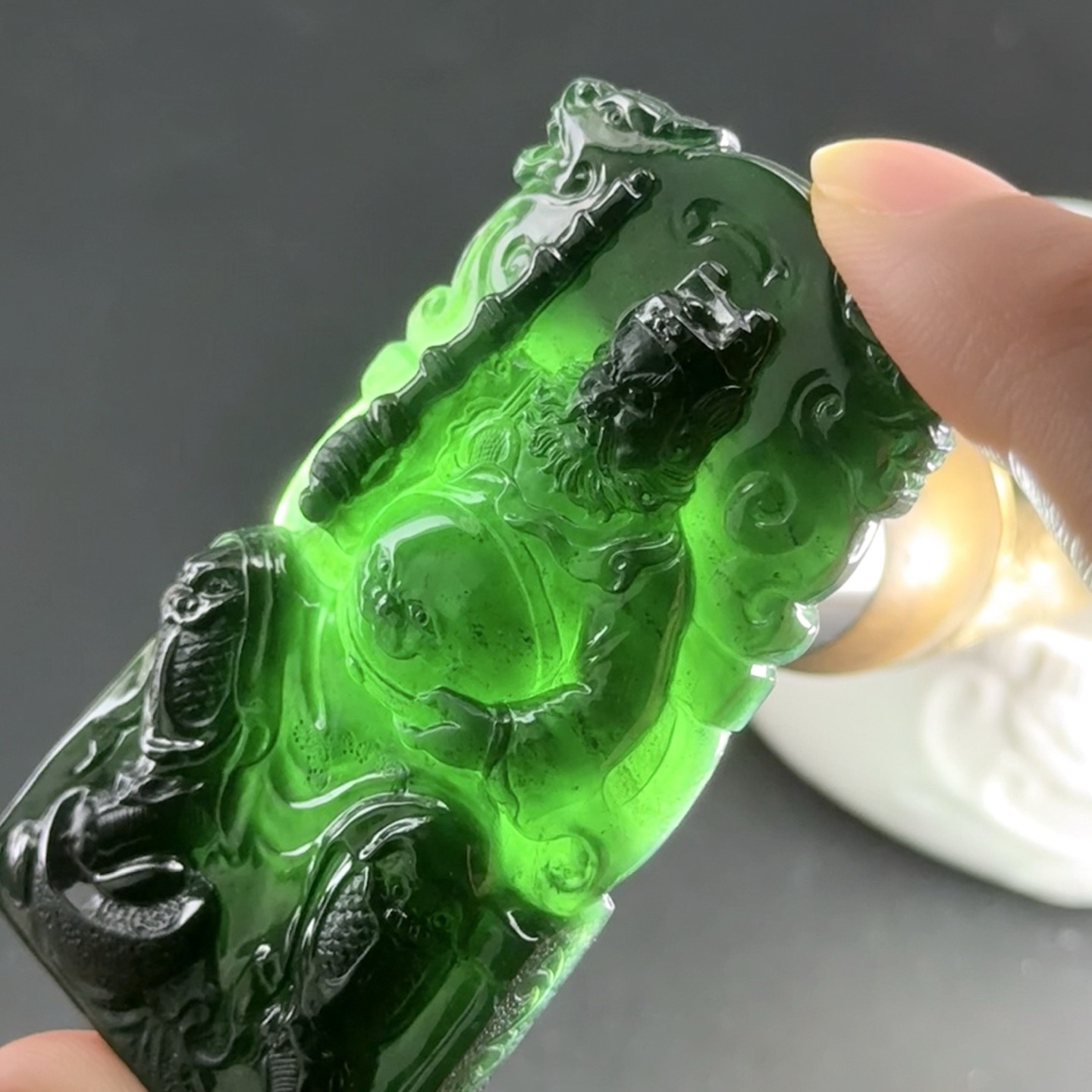 精品墨翠赵公明 种好色正 黑度极好 打灯通透 油性十足  尺寸66.1