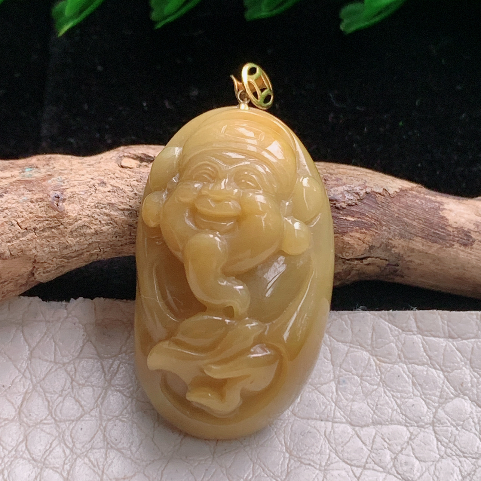 axm实拍30*18*10.2缅甸翡翠黄翡财神爷吊坠镶金扣招财进宝玉坠