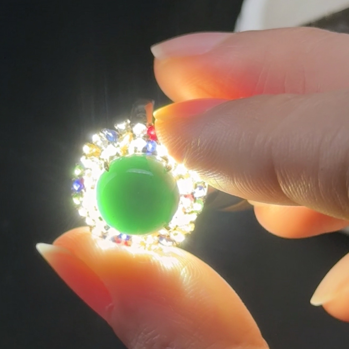 精品豪镶墨翠正圆女戒 种好色正 黑度极好 打灯通透 油性十足  尺寸11.1