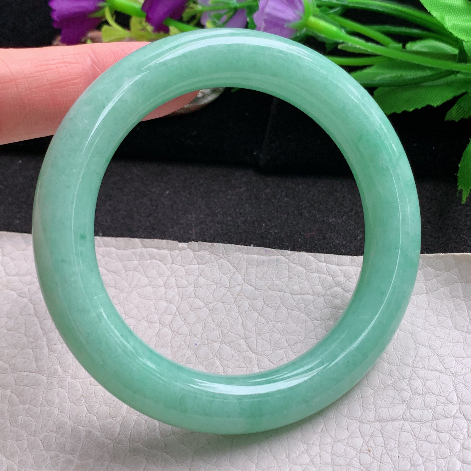 yh实拍57.5*11.3美人镯 天然缅甸翡翠a货手镯满绿圆条玉镯子