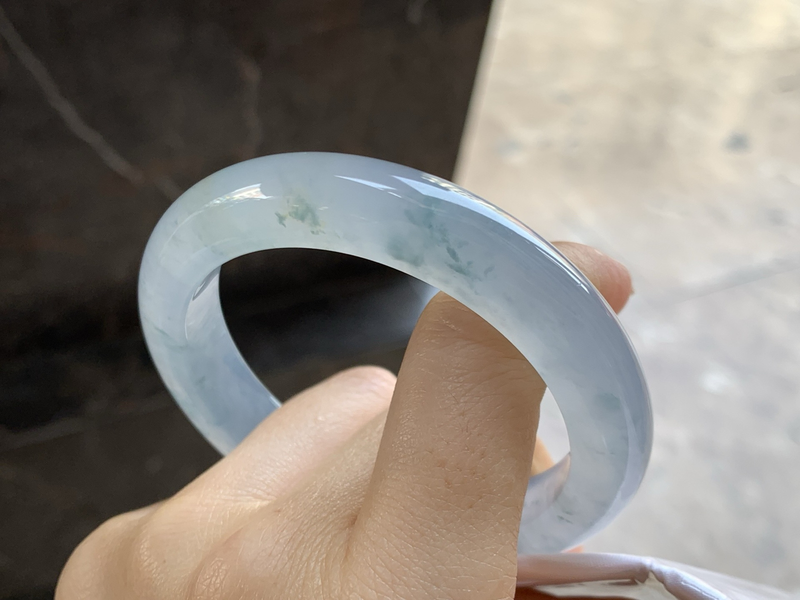 56.5-11.7-9.3

冰种飘花手镯^_^冰味十足 料子漂亮