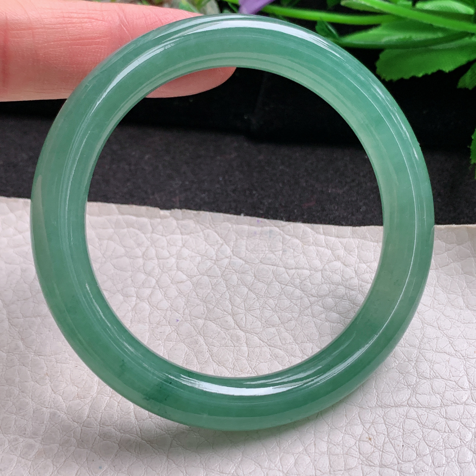 xc冰绿款54*9.2美人镯 天然缅甸翡翠a货手镯冰绿圆条叮当镯