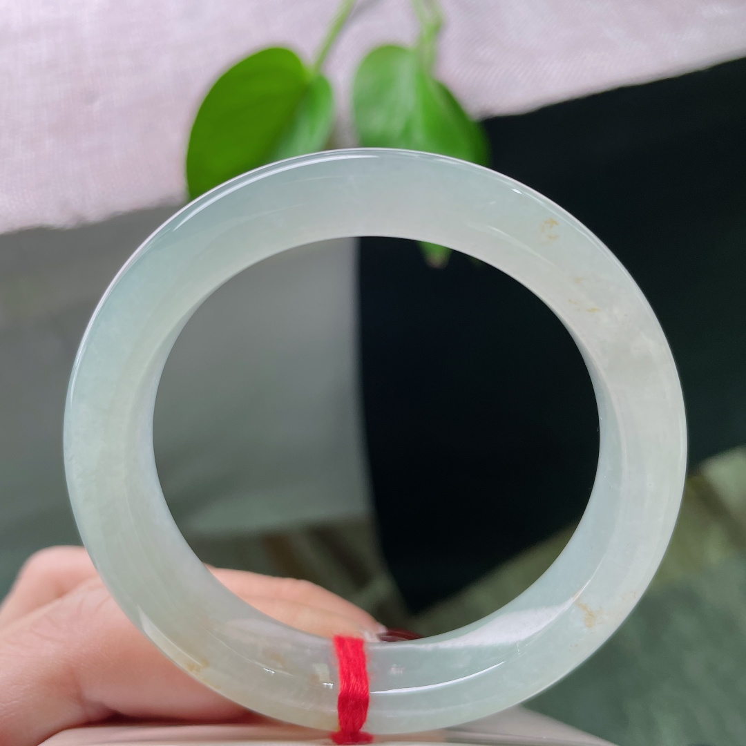 51.8/11.2/8.5，冰晴底正圈，洒金，冰为骨，晴为魂，清冷美人镯。一点皮纹，ss51773a