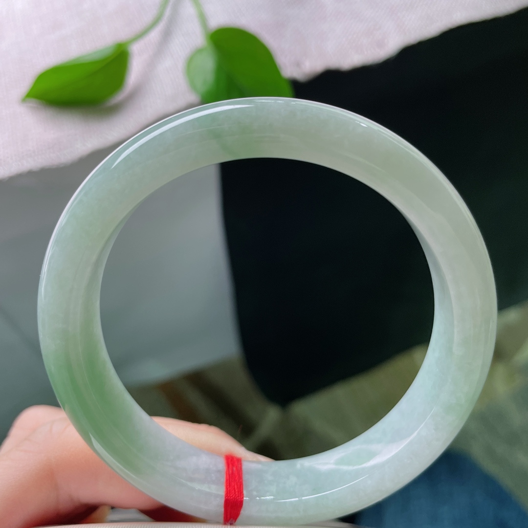 60.4/12.7/8.3，飘绿，水润，细腻，贵气，优雅，版型好，雍容华贵，无裂，ss51802a