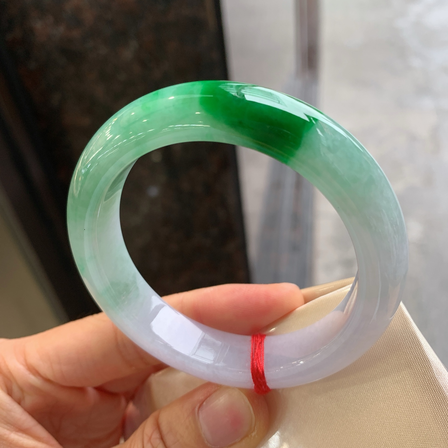 正圈飘绿 有纹 尺寸：55/12.8/9  色辣