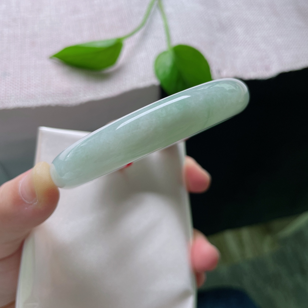 60.4/12.7/8.3，飘绿，水润，细腻，贵气，优雅，版型好，雍容华贵，无裂，ss51802a