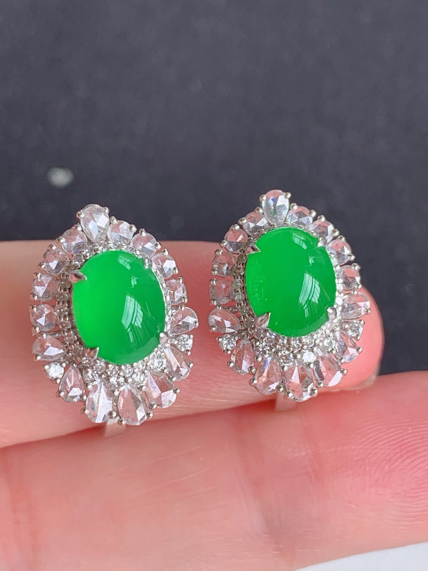 ️，18k镶嵌冰绿耳包，无裂尺寸：16.3/12.3/6.4