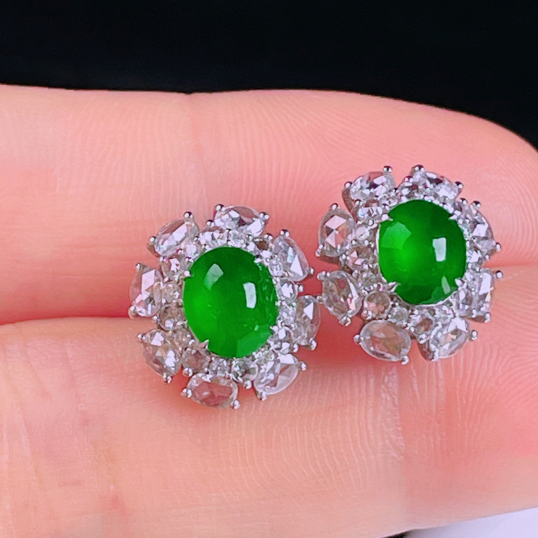 ️，冰绿耳钉，老种起光，细底通透，尺寸：裸石7/6/3.5mm0423