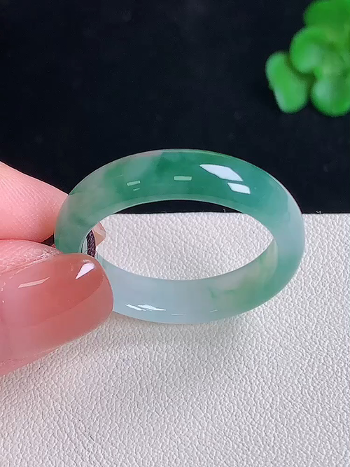 ，冰飘花指环，无裂，尺寸20.9/5.7/3.1 26号，№;y229085   20A